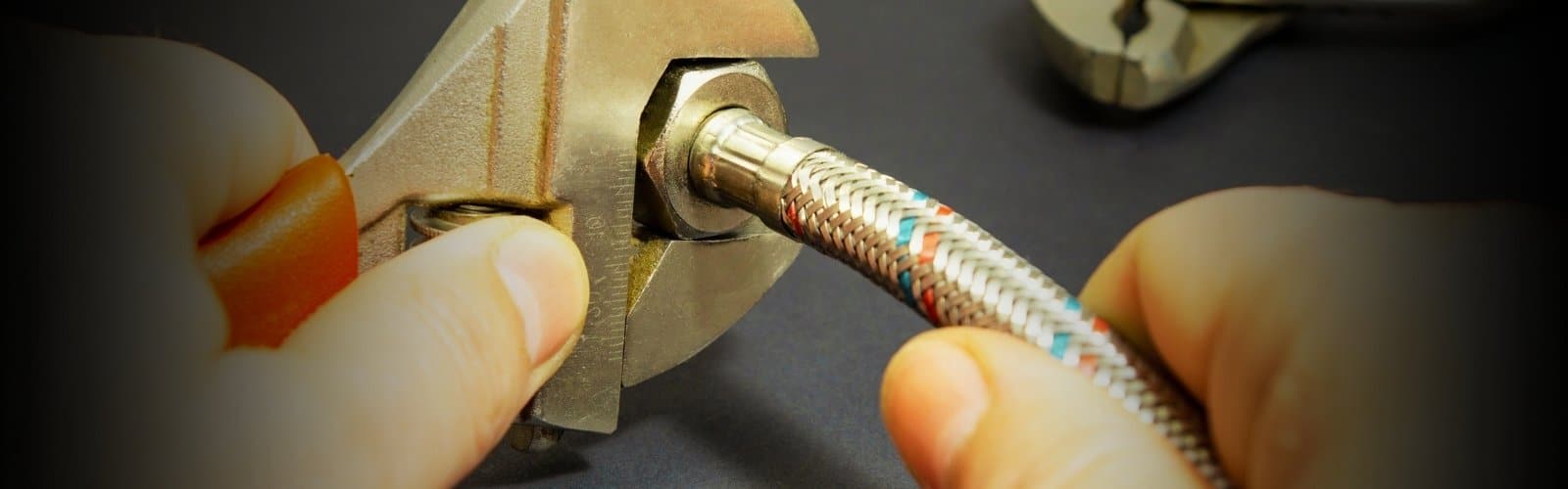 Read more about the article How to Prevent Flexible Braided Metal Pipes from Failing?