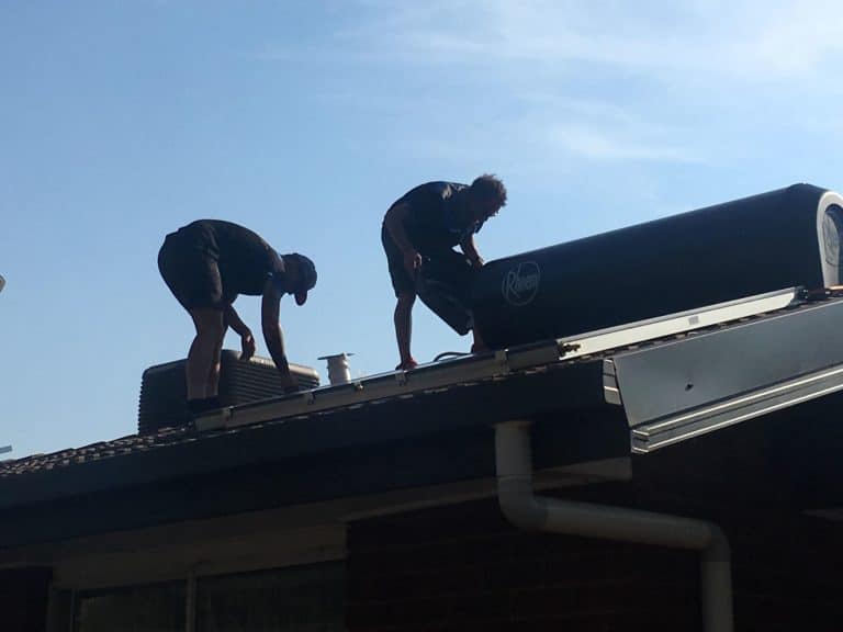 Solar Hot Water System Installation - The Plumbing & Electrical Doctor